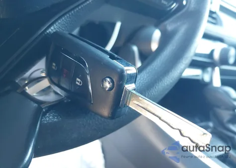 2019 Toyota Rav4 Le z USA, uszkodzony, nr VIN JTMG1RFV0KJ010267